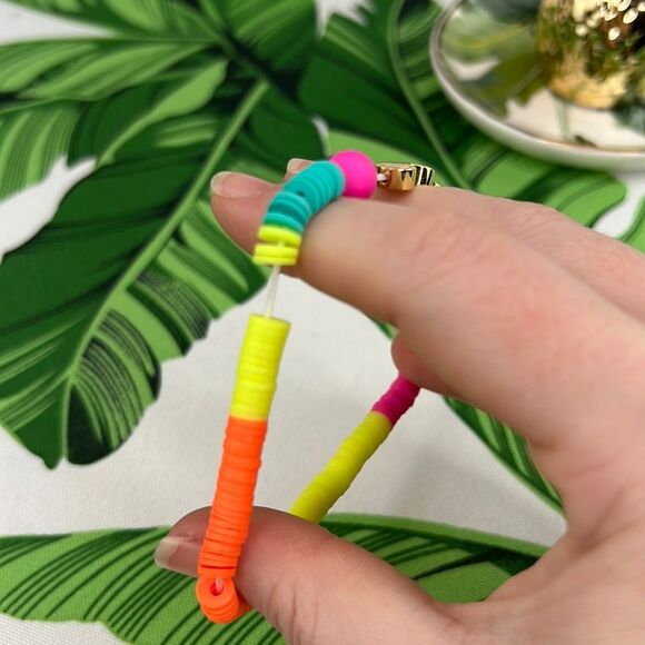 Lilly Pulitzer Colorful Clay Disc Beaded Stretch Bracelet - Picture 4 of 6